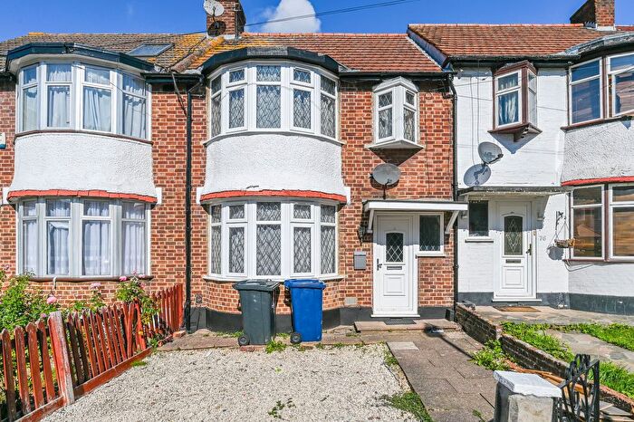 4 Bedroom Property To Rent In Brookbank Avenue, Hanwell, London, W7