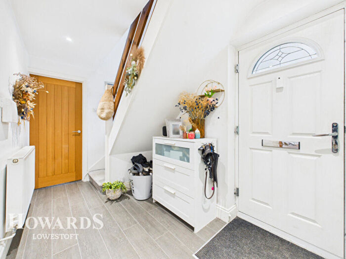 5 Bedroom Detached House For Sale In Fleetdyke Drive, Lowestoft, NR33