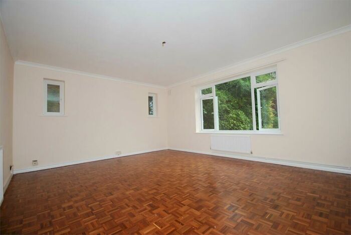 2 Bedroom Flat To Rent In Rossmore Court, Albemarle Road, Beckenham, BR3