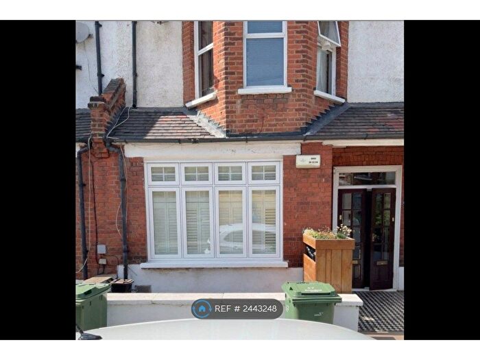 2 Bedroom Maisonette To Rent In Bavent Road, London, SE5