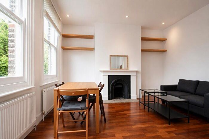 2 Bedroom Flat To Rent In Hartham Road, Islington, N7