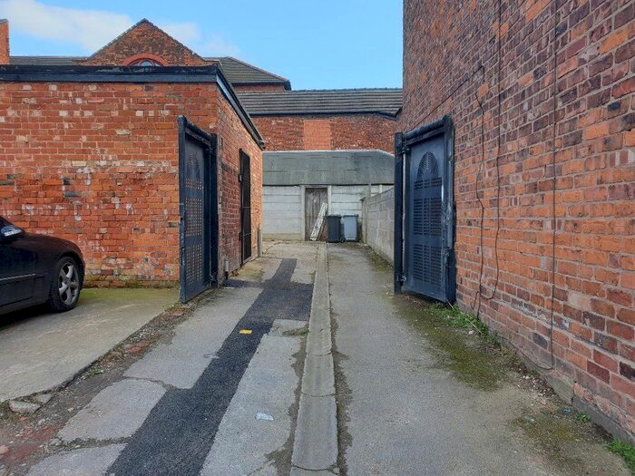 2 Bedroom Flat To Rent In West Street, Crewe, Cheshire, CW1