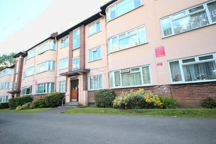 2 Bedroom Flat To Rent In Canons Court, Edgware, Middlesex, HA8