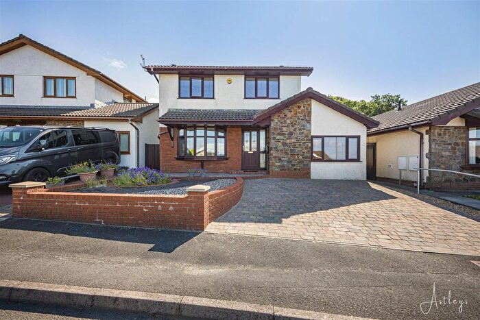 4 Bedroom Detached House For Sale In Greenwood Drive, Cimla, Neath, SA11