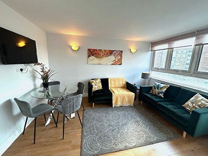 4 Bedroom Flat To Rent In Charlotte Despard Avenue, London, SW11