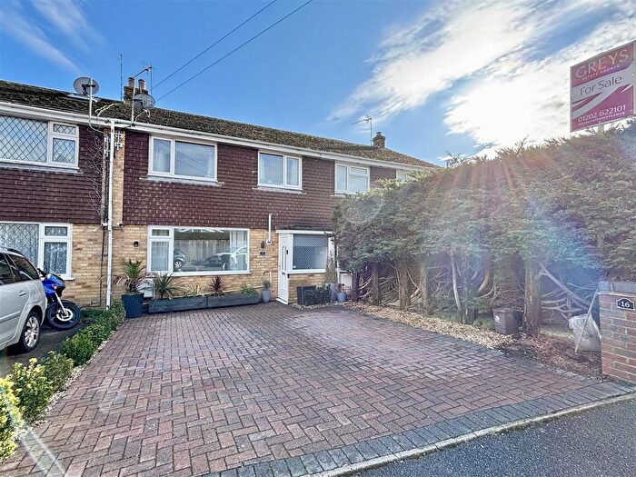 3 Bedroom Terraced House For Sale In Douglas Close, Upton, BH16