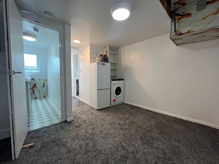 1 Bedroom Flat To Rent In Great George Street, Weymouth, DT4