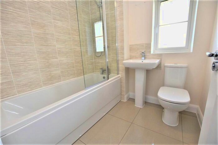 4 Bedroom Detached House For Sale In Parry Drive, Oakley Vale, Corby, NN18