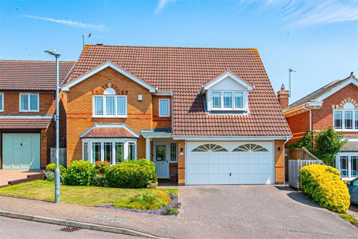 4 Bedroom Detached House For Sale In Mead Road, Kettering, NN15