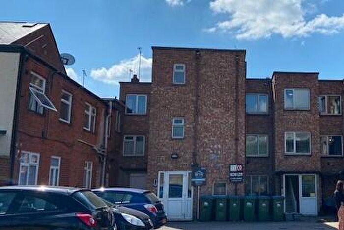 1 Bedroom Flat To Rent In Portsmouth Road, Southampton, Hampshire, SO19