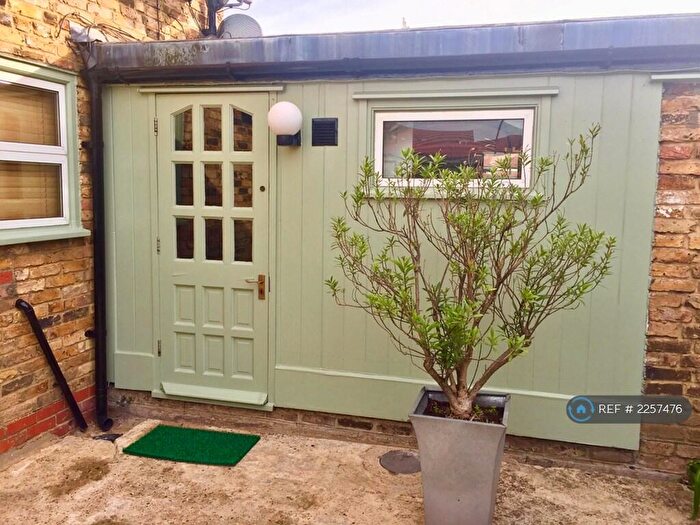 1 Bedroom Semi-Detached House To Rent In The Coach House, London, NW10