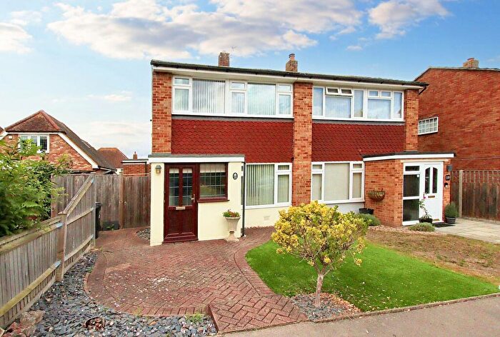 3 Bedroom Semi-Detached House For Sale In Overstone Gardens, Shirley, CR0