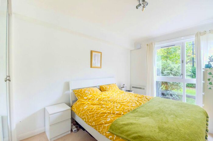 2 Bedroom Flat To Rent In Sands End, Sands End, London, SW6