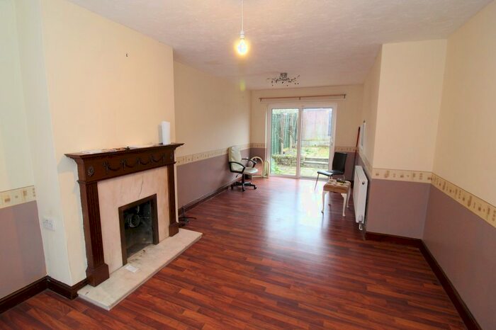 3 Bedroom End Of Terrace House To Rent In Sunnybank Avenue, Coventry, West Midlands CV3