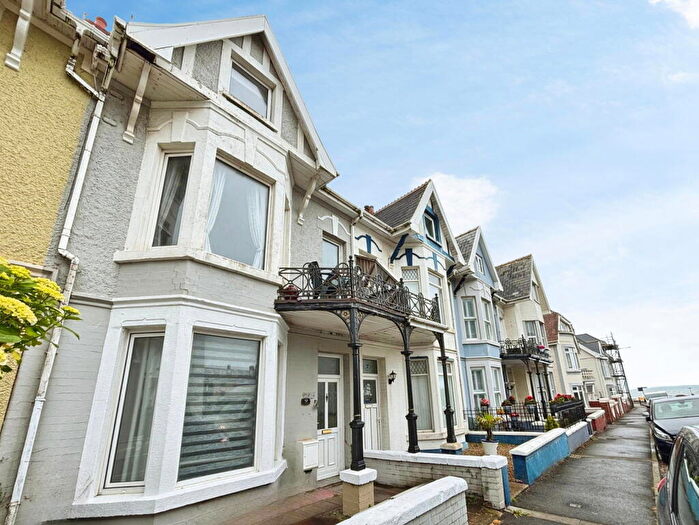 5 Bedroom Terraced House For Sale In Picton Avenue, Porthcawl, CF36