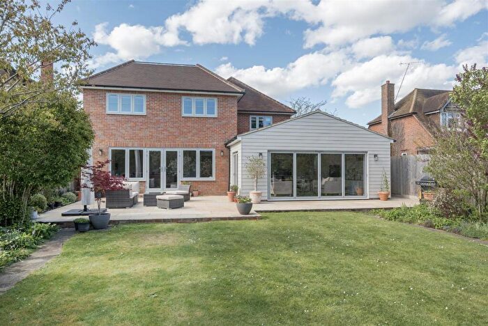 4 Bedroom Detached House For Sale In Westfield Road, Maidenhead, SL6