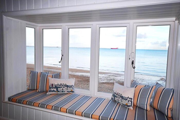 3 Bedroom Detached House To Rent In Seagrove Bay, Seaview, PO34