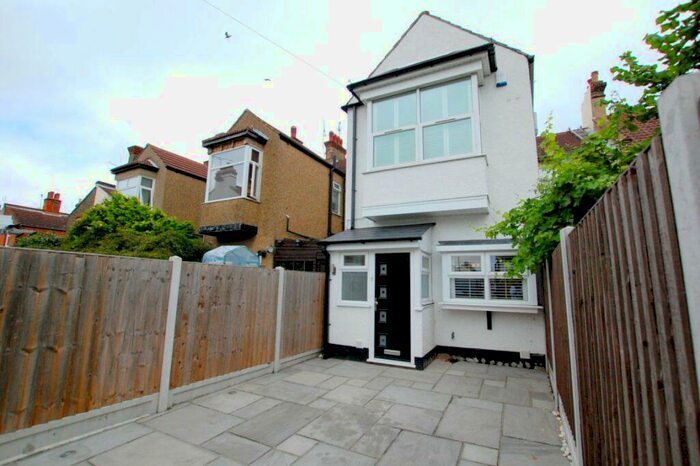 1 Bedroom House To Rent In North Street-Leigh On Sea : Online Enquires Only, SS9