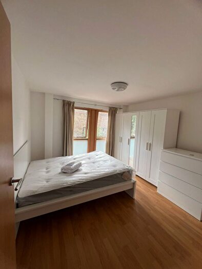 2 Bedroom Flat To Rent In Holloway Road, Holloway, Islington, North London, N7