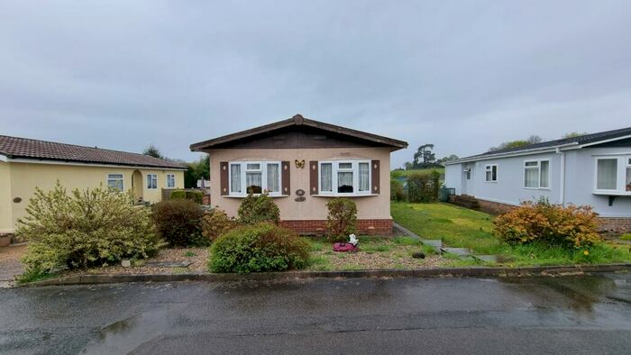 2 Bedroom Mobile Home To Rent In Sandleford Lodge Park, Thatcham, RG19