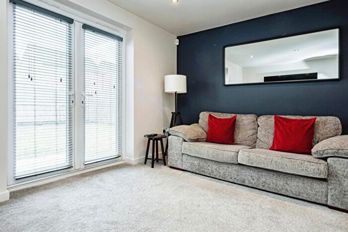 2 Bedroom Semi-Detached House For Sale In Waudby Way, Hull, HU9