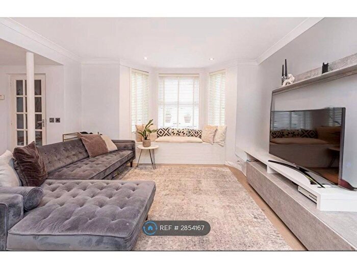 2 Bedroom Flat To Rent In St. Julians Road, London, NW6