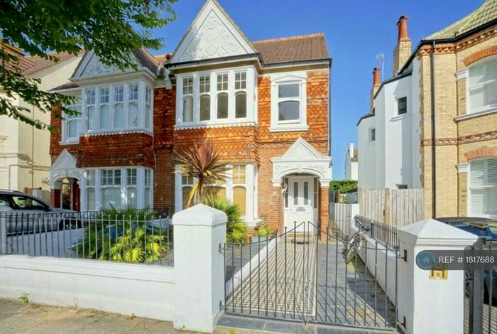 3 Bedroom Maisonette To Rent In Sackville Gardens, Hove, BN3