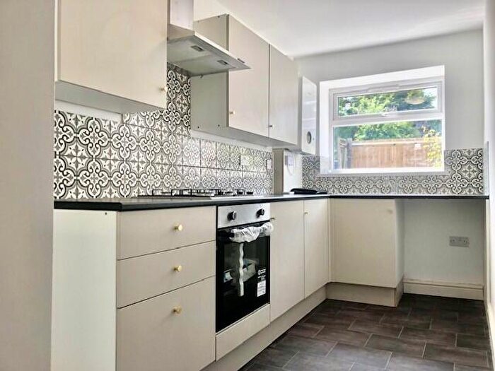 1 Bedroom Flat To Rent In High Street, Rainham, ME8