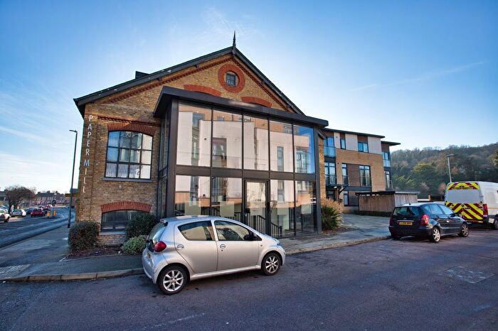 2 Bedroom Flat For Sale In Crabble Hill, Dover, Kent, CT17