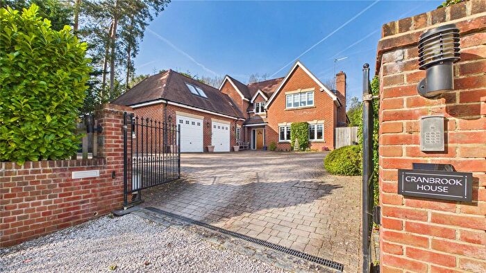 5 Bedroom Detached House For Sale In Lightwater, Surrey, GU18