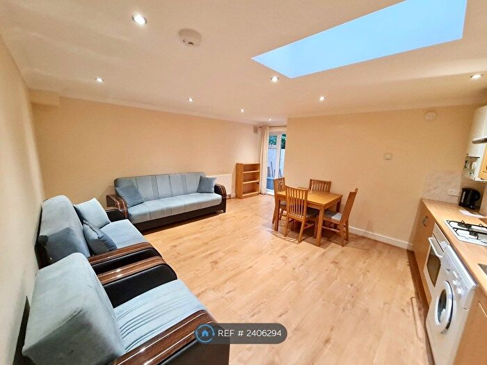 1 Bedroom Flat To Rent In Lennox Road, London, N4