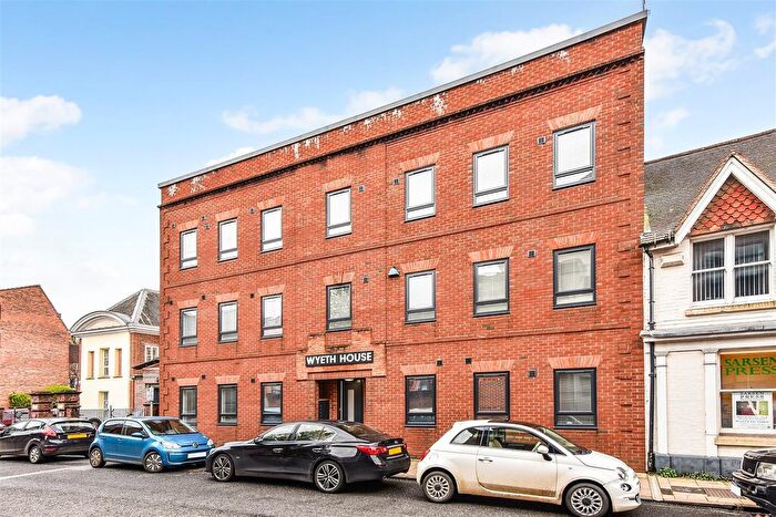 2 Bedroom Flat To Rent In Hyde Street, Winchester, SO23