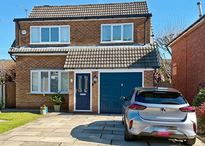 3 Bedroom Detached House For Sale In Lorton Close, Worsley, Manchester, M28