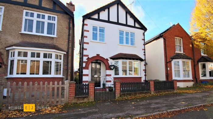 3 Bedroom Detached House To Rent In Meadow Road, Loughton IG10