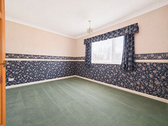 2 Bedroom Flat For Sale In Chargrove, Yate, Bristol, BS37