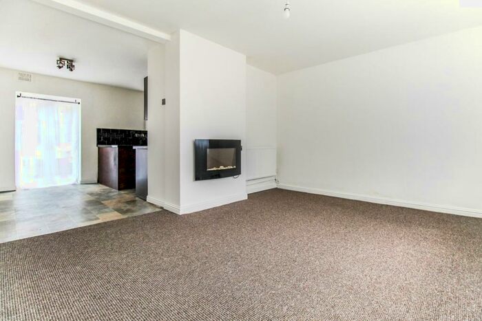 3 Bedroom Semi-Detached House To Rent In St. Catherines Crescent, Leeds, LS13