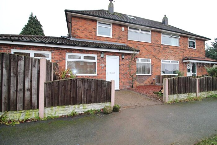 3 Bedroom Semi Detached House For Sale In South Parkway, Leeds, West Yorkshire, LS14