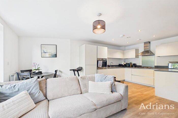 1 Bedroom Apartment For Sale In Cunard Square, City Centre, Chelmsford, CM1
