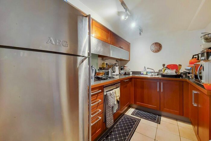 2 Bedroom Flat To Rent In Marlborough Road, Woolwich, London, SE18