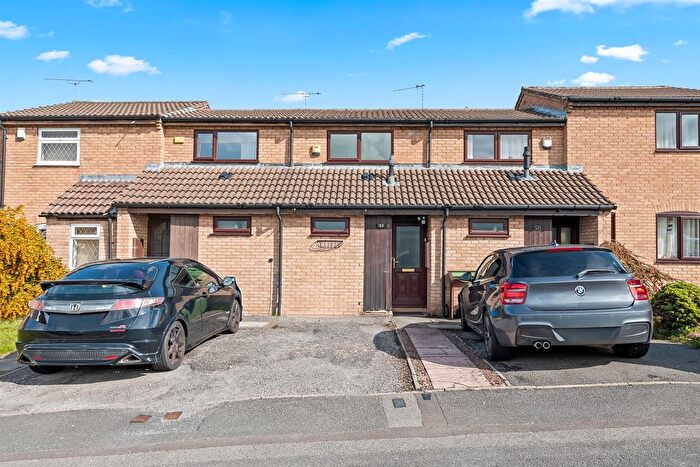 1 Bedroom Terraced House For Sale In Farndale Avenue, Walton, Chesterfield, S42