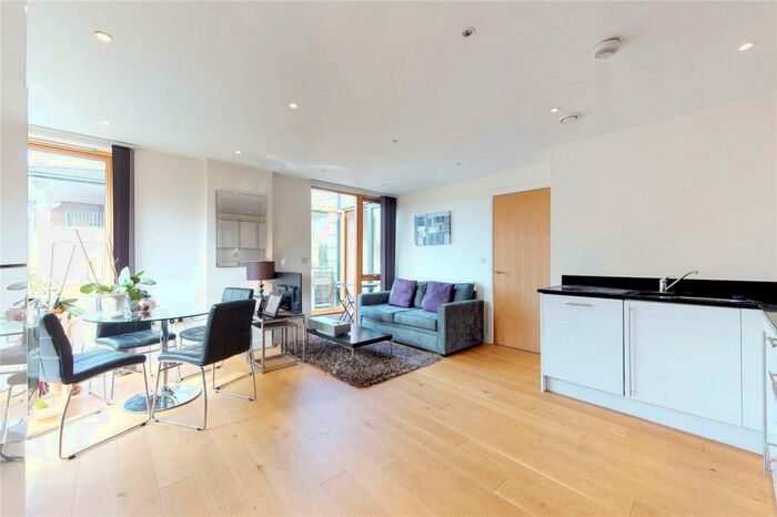 2 Bedroom Flat To Rent In Roden Court, N6