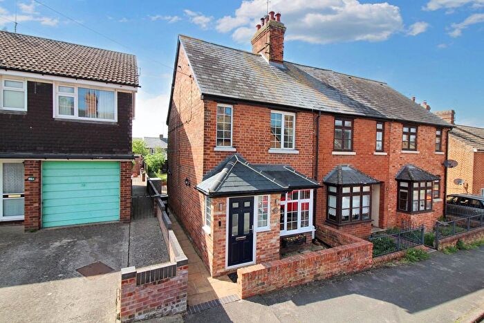 3 Bedroom Semi-Detached House For Sale In Quainton Road, Waddesdon, HP18