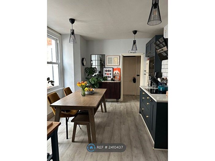 1 Bedroom Flat To Rent In Kingswood Road, London, SW2