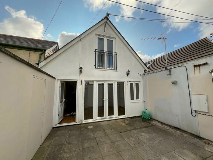 2 Bedroom Semi-Detached House To Rent In Rear Of Princes Street, Bude, EX23