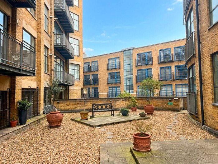 2 Bedroom Apartment For Sale In Commercial Street, London, E1