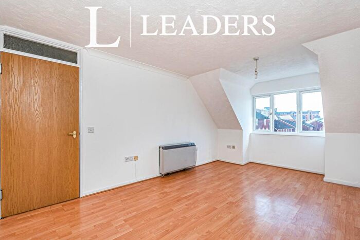 1 Bedroom Apartment To Rent In Commodore Court, Southampton, SO14