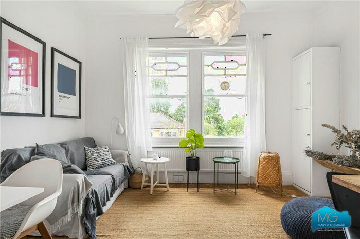 2 Bedroom Apartment To Rent In Christchurch Road, Crouch End, London, N8