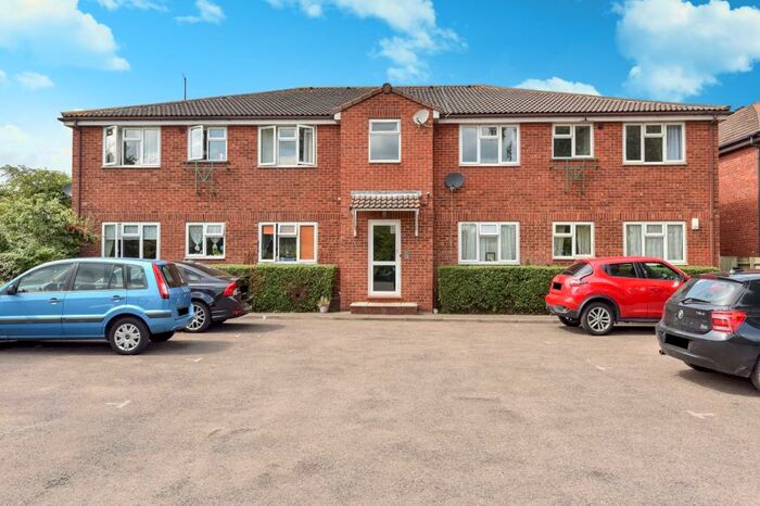 1 Bedroom Apartment To Rent In Slough, Berkshire, SL1