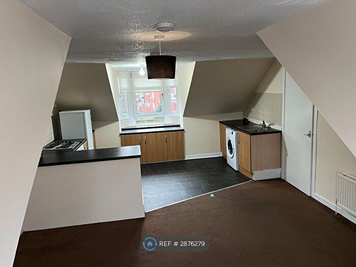 2 Bedroom Flat To Rent In Avon Street, Hamilton, ML3