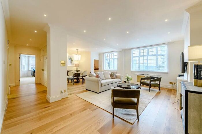 3 Bedroom Flat To Rent In Park Road, St Johns Wood, Regents Park, London, NW8